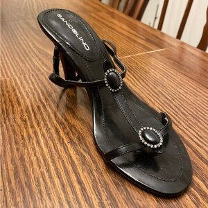 Bandolino black leather sandals